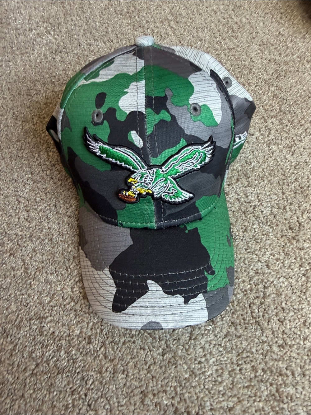 Philadelphia Eagles New Era Black and Green 39THIRTY Youth Cap